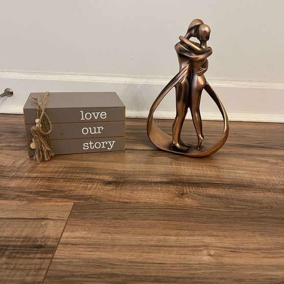 Miscellaneous Home Decor items - Picture 2 of 2